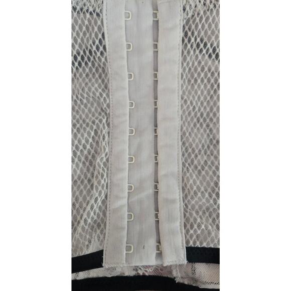 Victoria's Secret Black & White Laced Fitted Blouse/Corset/Bustier 36C - Picture 9 of 10
